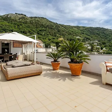 Sea View Terrace Sunset-private Parking بيت للعطل